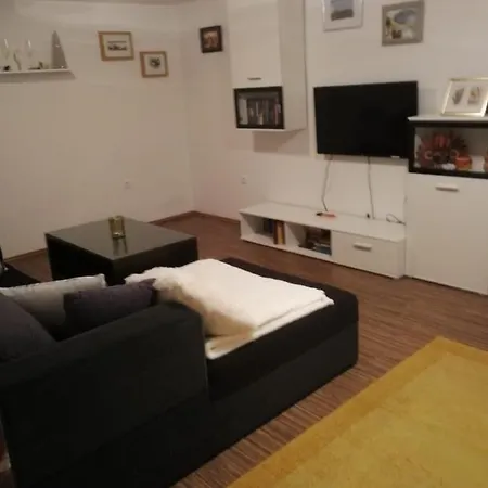Issy View House * Senovo