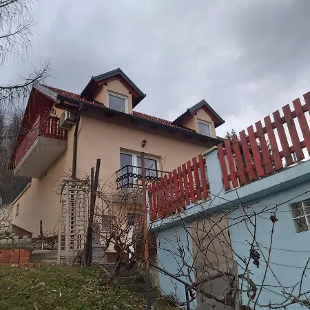 Issy View House
